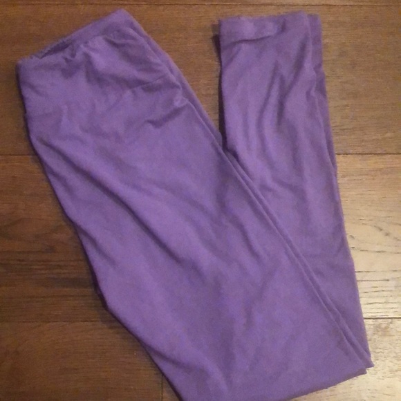 LuLaRoe Pants - Lularoe NWT OS Dark purple leggings LuLaRoe Pants - Lularoe NWT OS Dark purple leggings